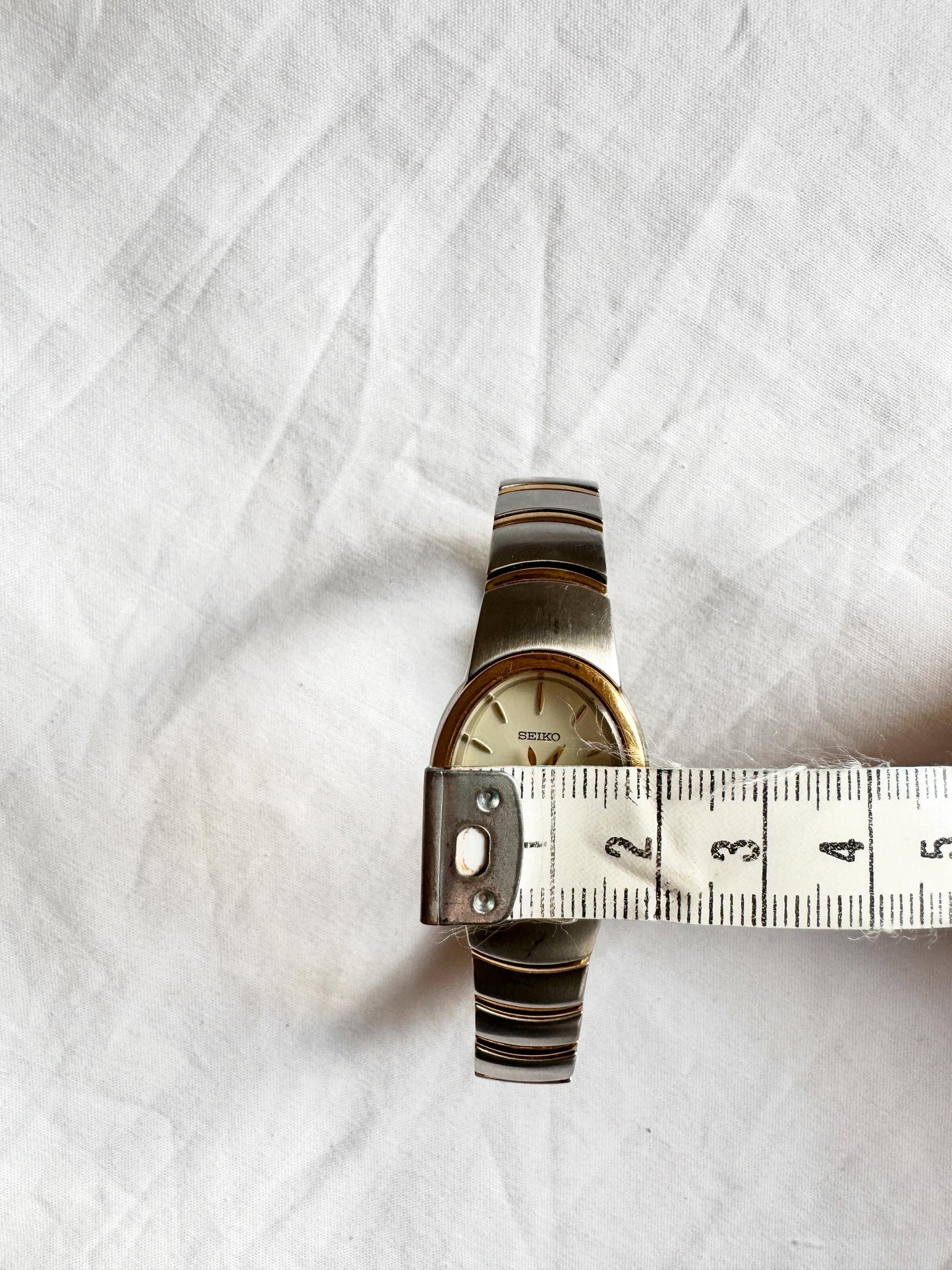 Vintage Oval Seiko Watch; Gold Silver Tone Watch