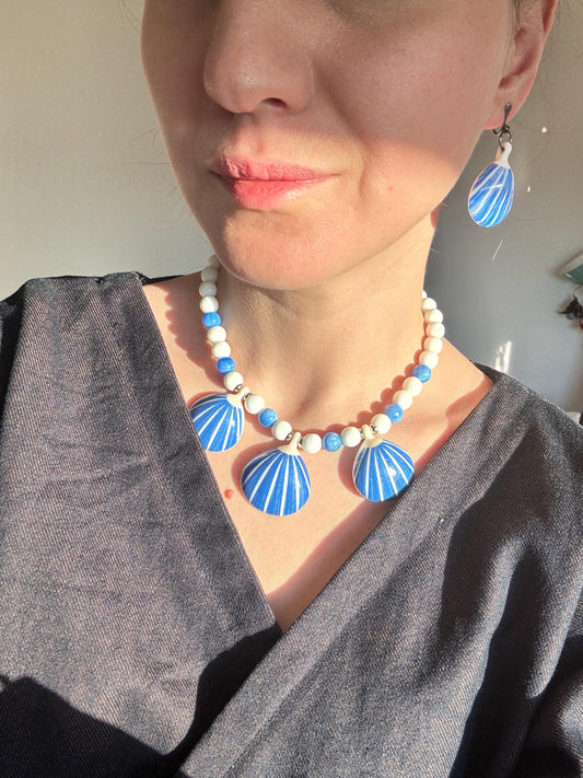 Shell Look 60s Necklace Earring Set