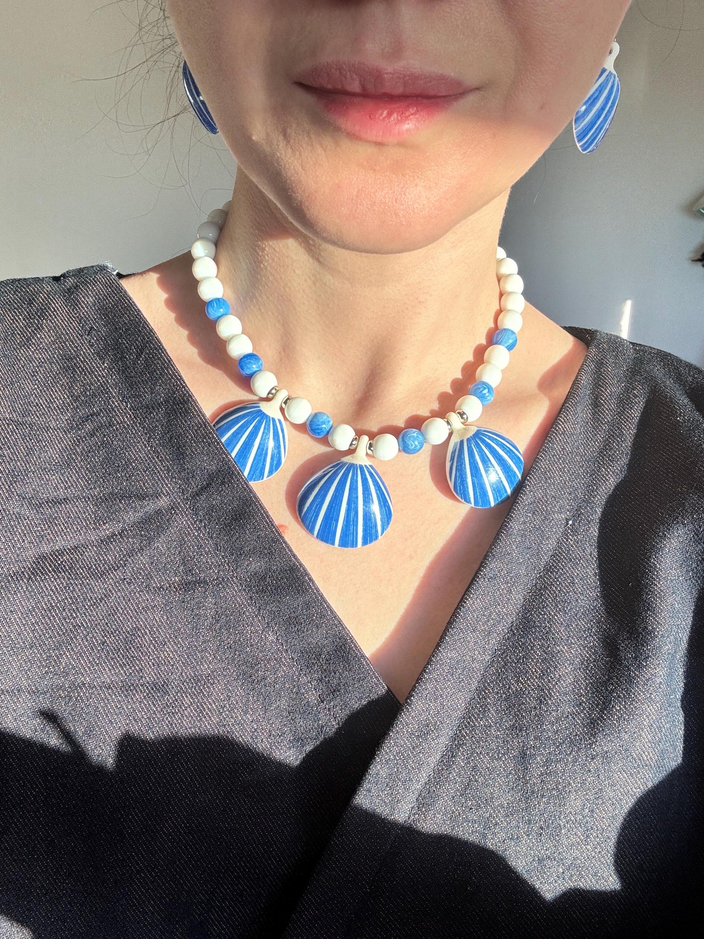 Shell Look 60s Necklace Earring Set