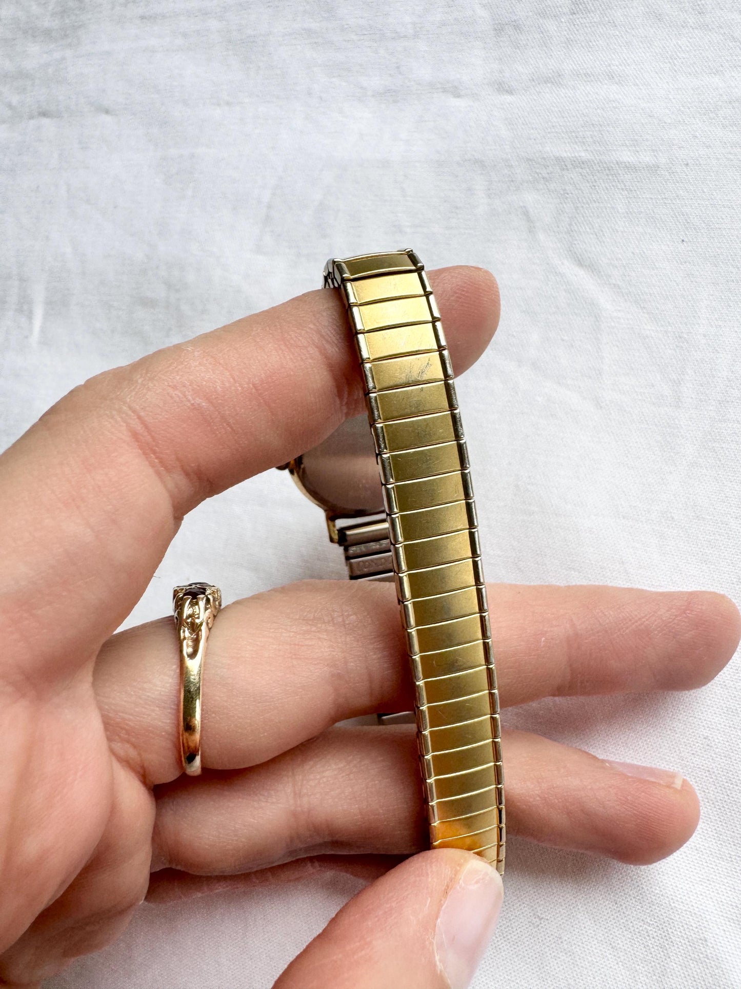 Swiss Made Watch; Roman Number Elasticated Watch