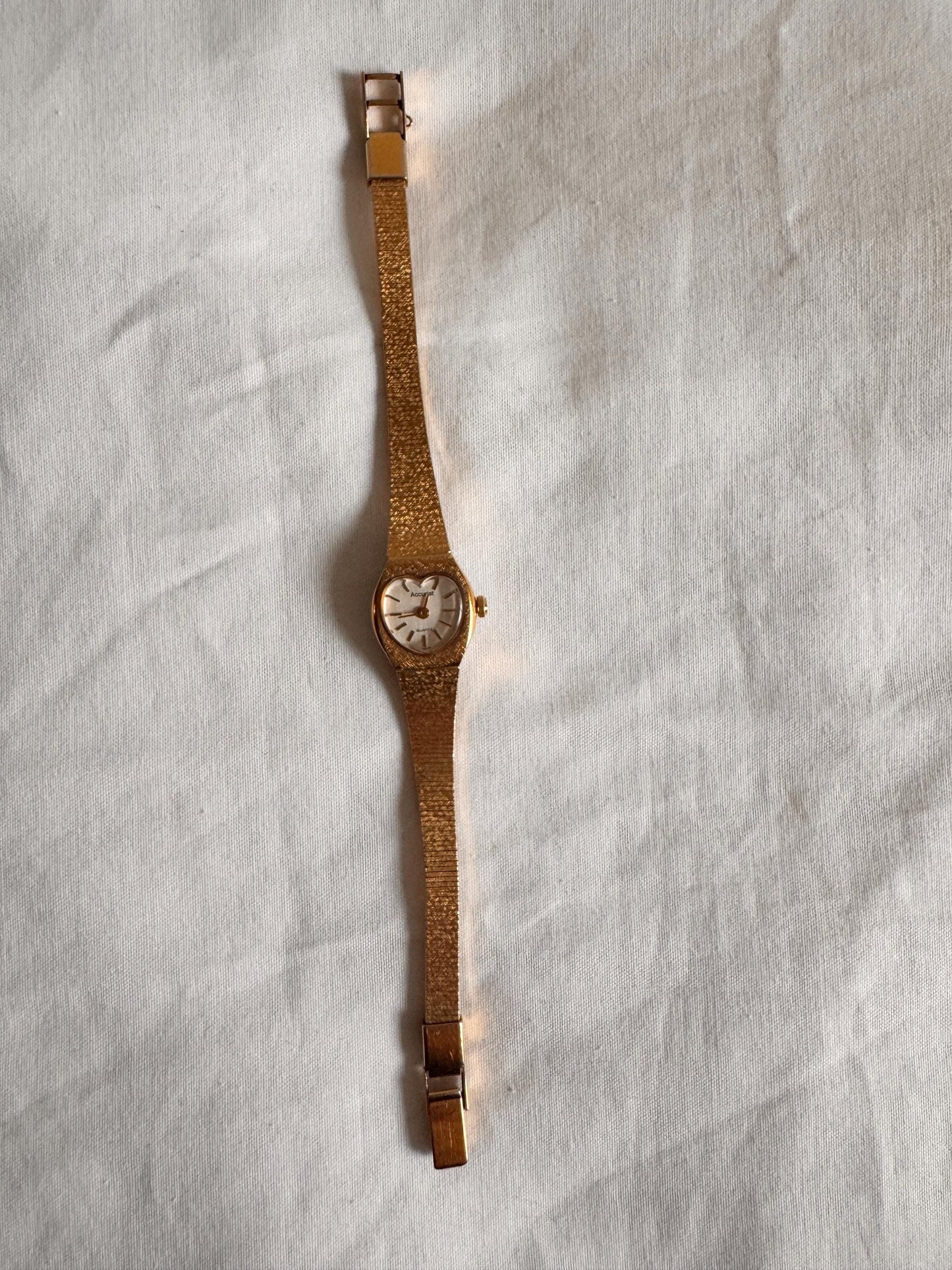 Vintage Heart Watch with Gold Tone Band