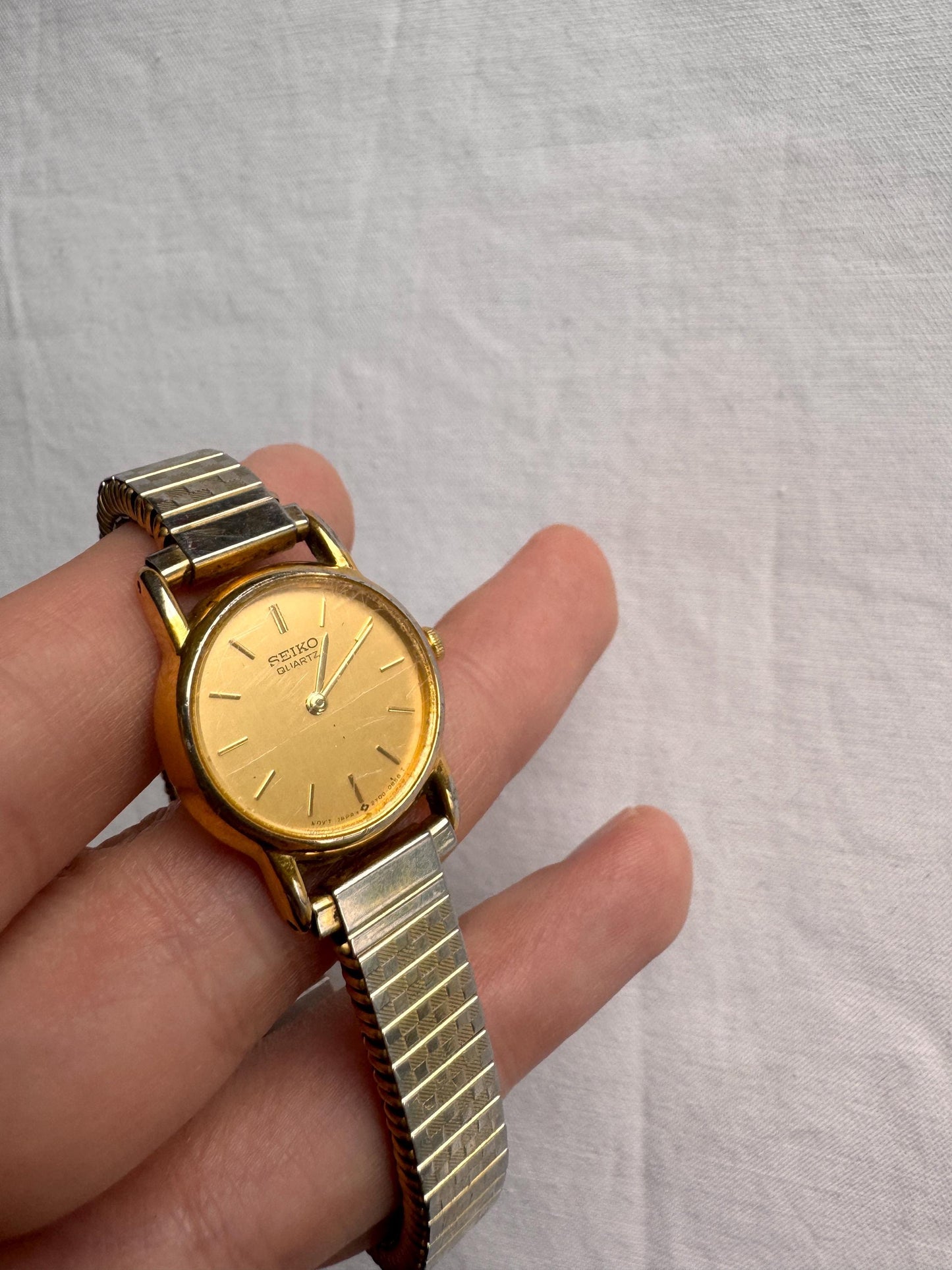 Vintage Seiko Watch; Elasticated 90s Watch