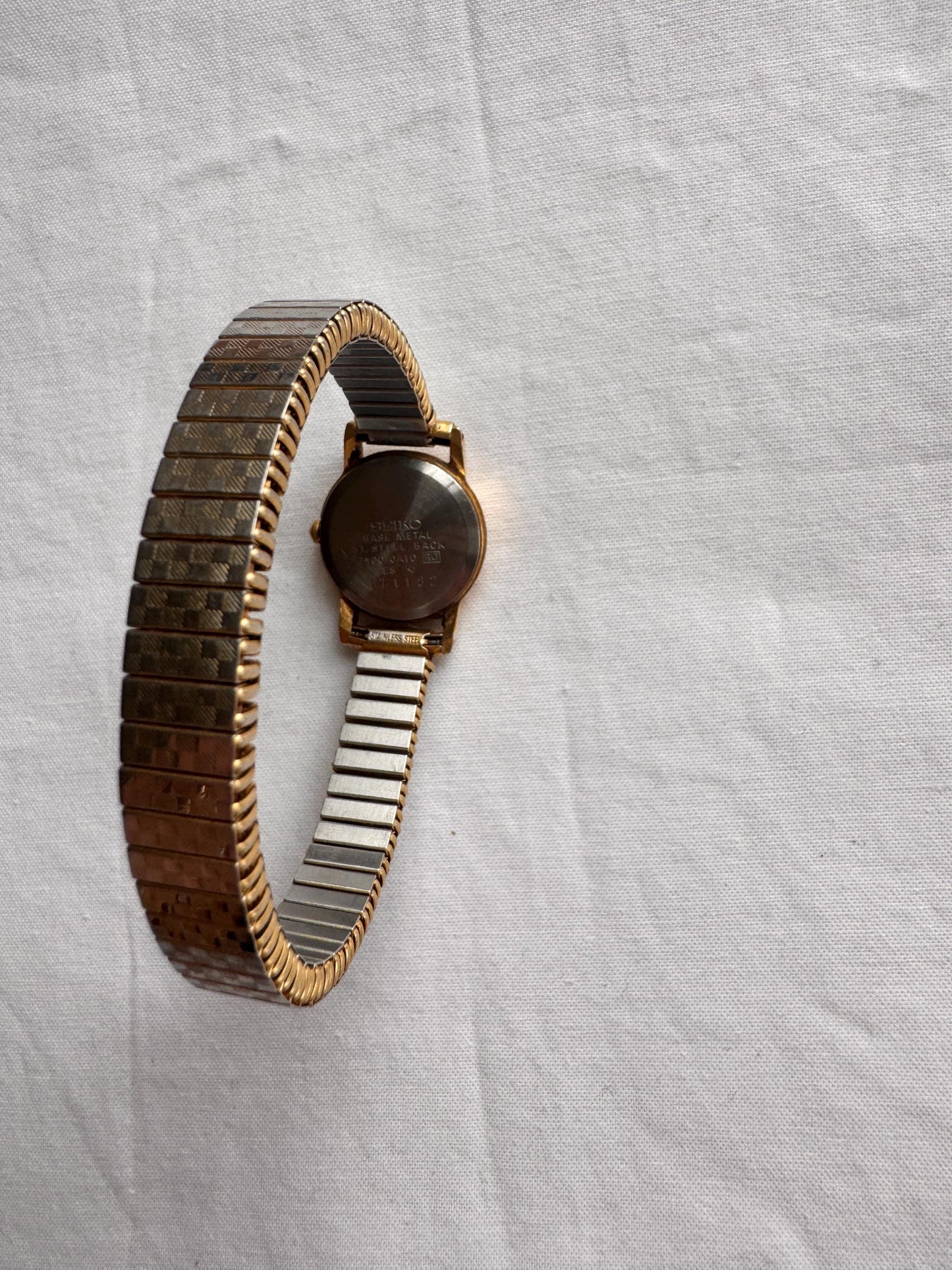 Vintage Seiko Watch; Elasticated 90s Watch